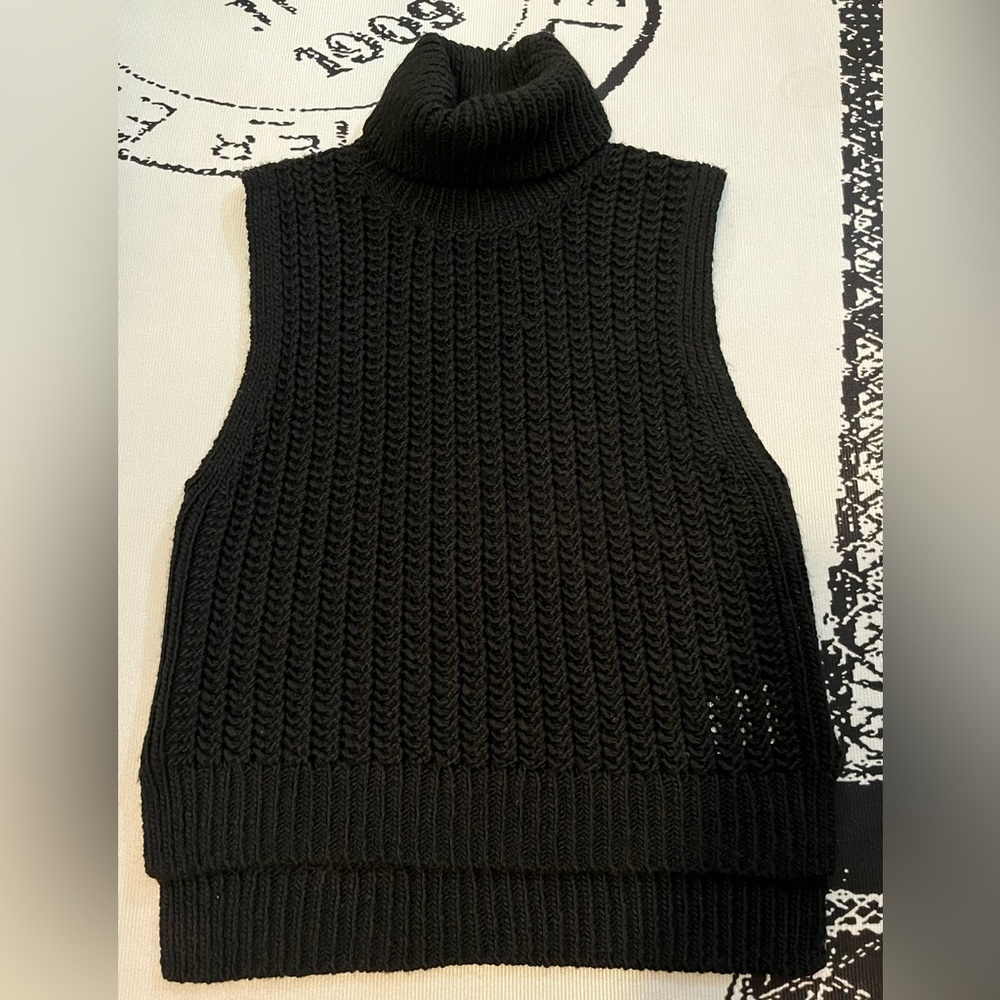 NWOT-BANANA REPUBLIC SLEEVELESS HIGH LOW LOOSE TURTLE NECK SWEATER SIZE: XS